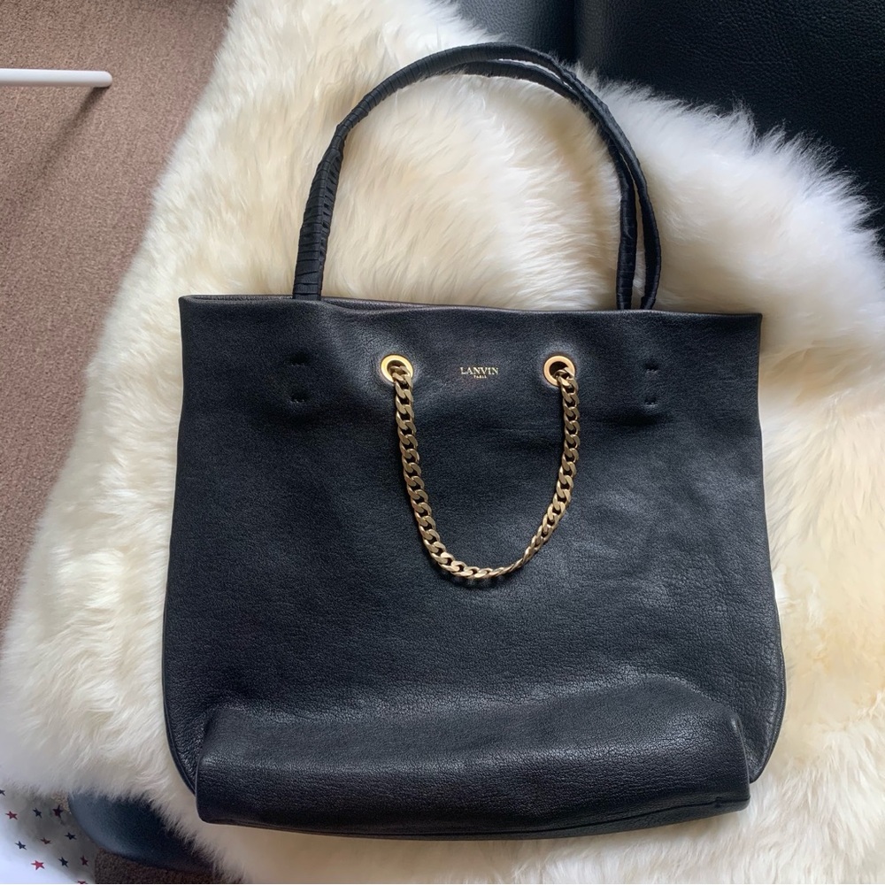 Lanvin Black Tote Bag with Sleek Design